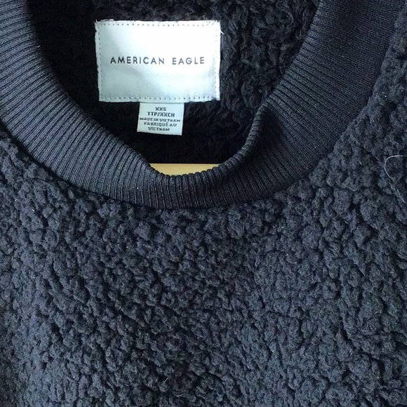 A&E Sherpa black crew neck - Picture 3 of 4